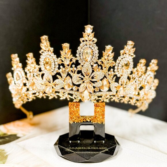 Champagne crystal tiara, Bridesmaid flower tiara, Birthday crown, Prom Hairpiece - Picture 5 of 8